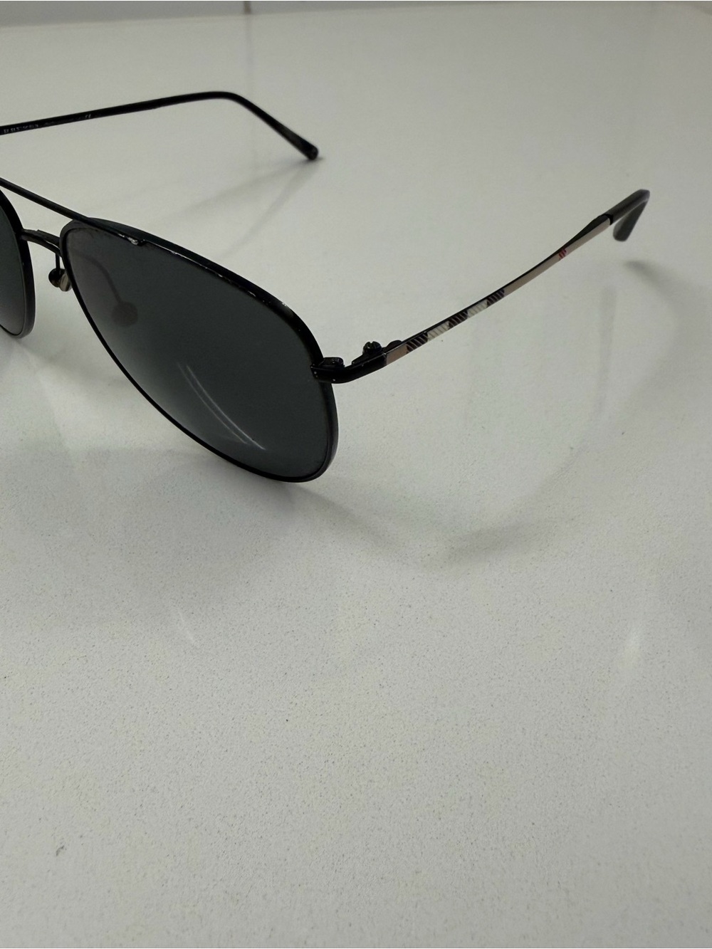 Burberry Black Aviator Sunglasses – Signature Check Detail - Picture 8 of 10